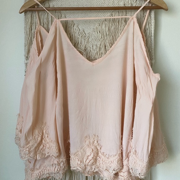 ASTR THE LABEL OFF THE SHOULDER BLOUSE - Picture 2 of 2